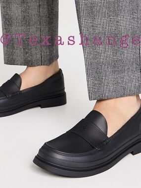 Tory Burch NIB Classic Rain Loafer Size 6 Perfect Black